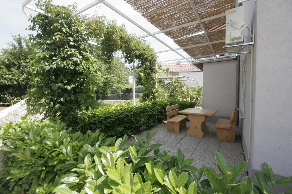 Apartments Irena Krk Đảo Krk Ngoại thất bức ảnh
