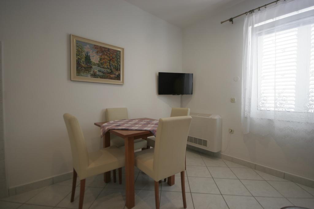 Apartments Irena Krk Đảo Krk Ngoại thất bức ảnh