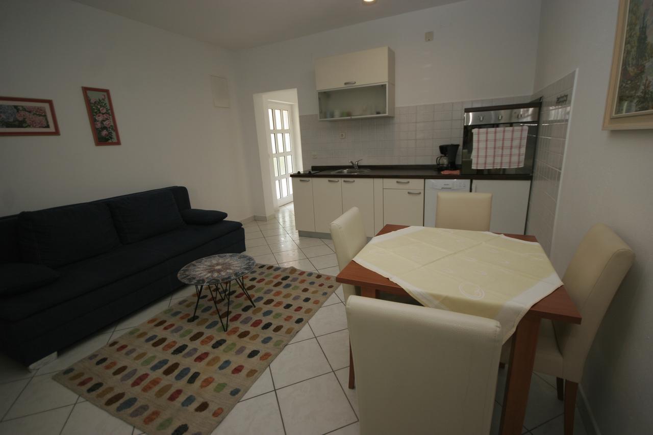 Apartments Irena Krk Đảo Krk Ngoại thất bức ảnh